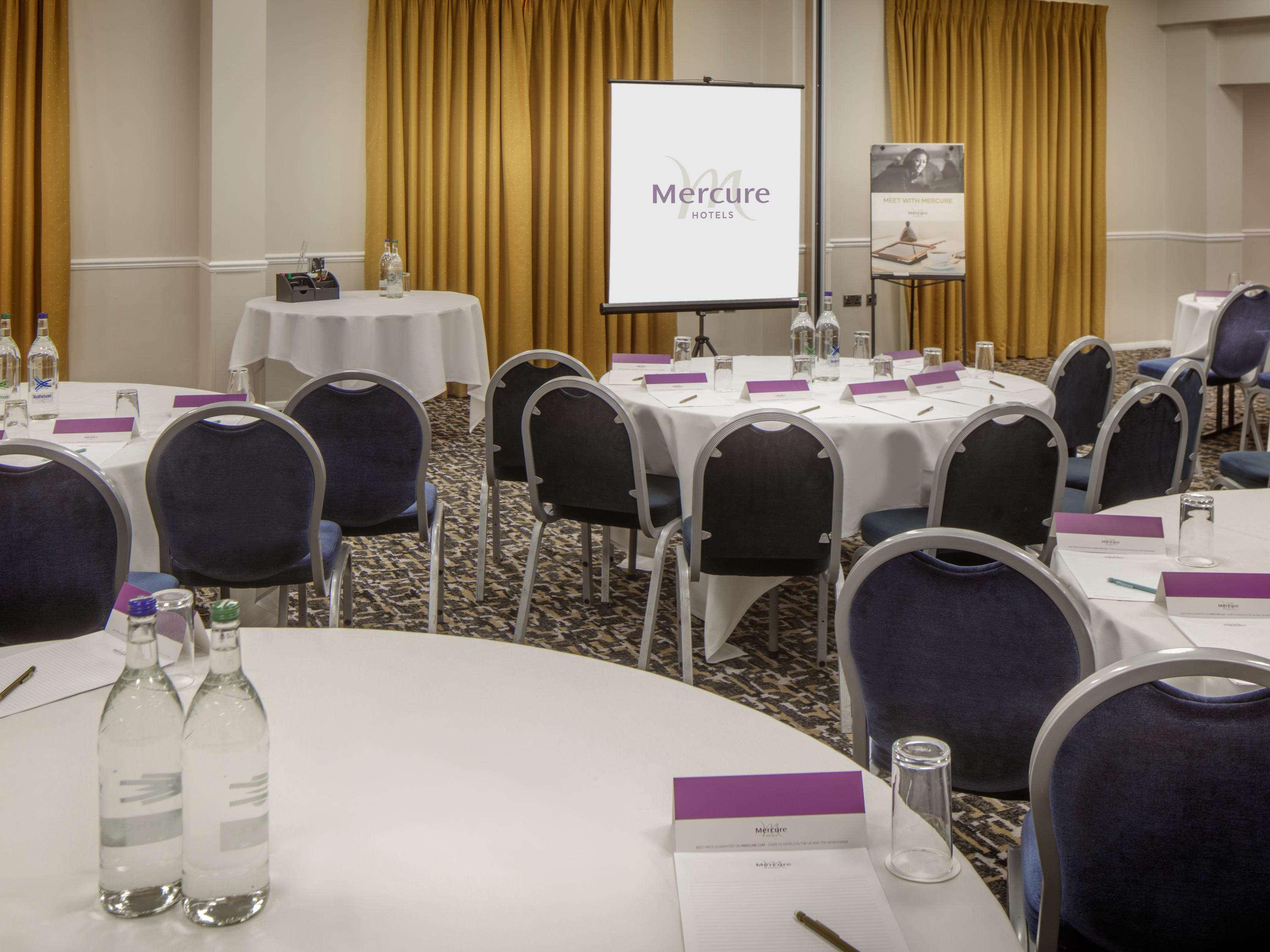 Mercure Hatfield Oak Hotel Esterno foto