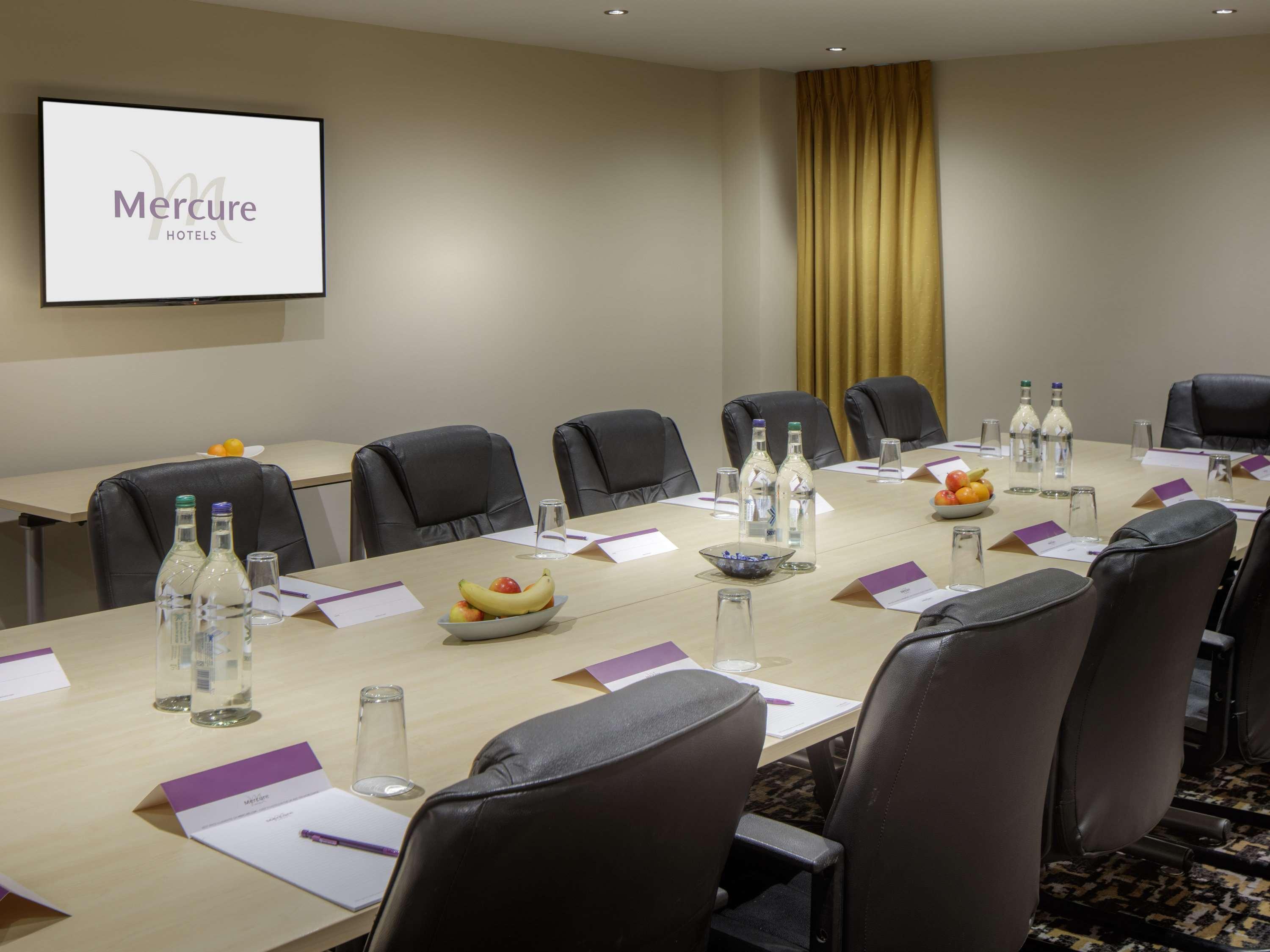 Mercure Hatfield Oak Hotel Esterno foto