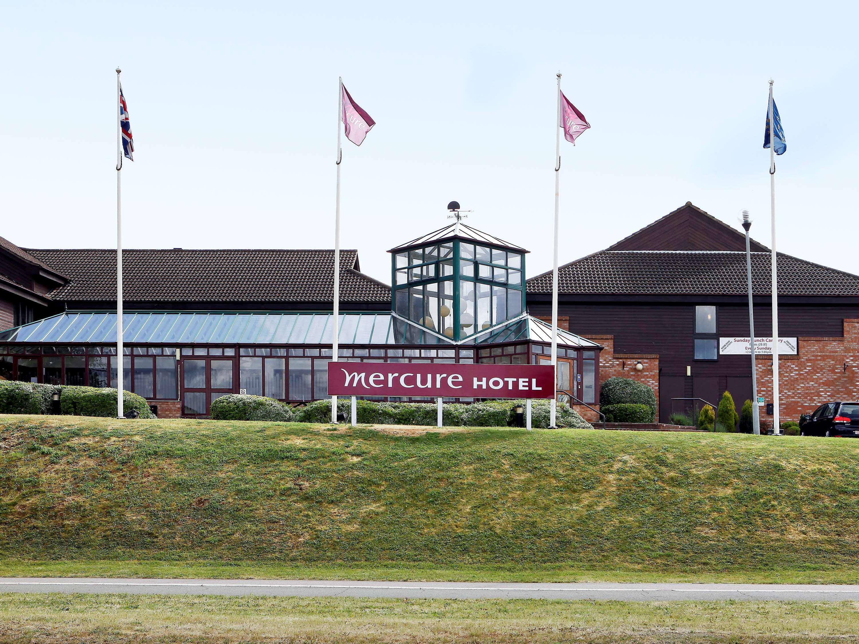 Mercure Hatfield Oak Hotel Esterno foto