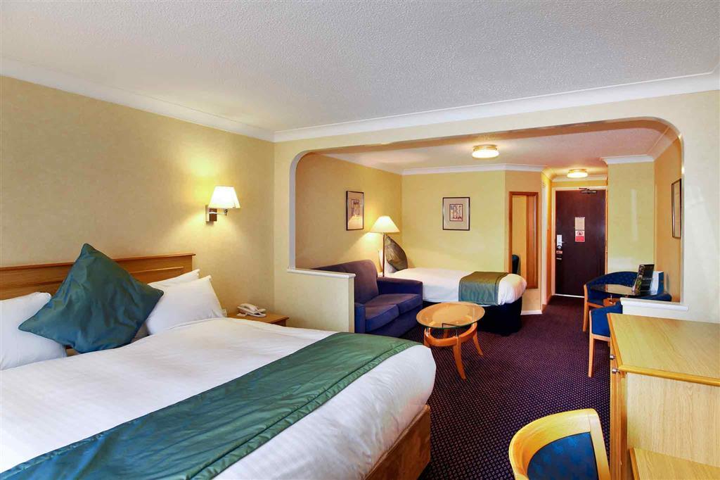 Mercure Hatfield Oak Hotel Esterno foto