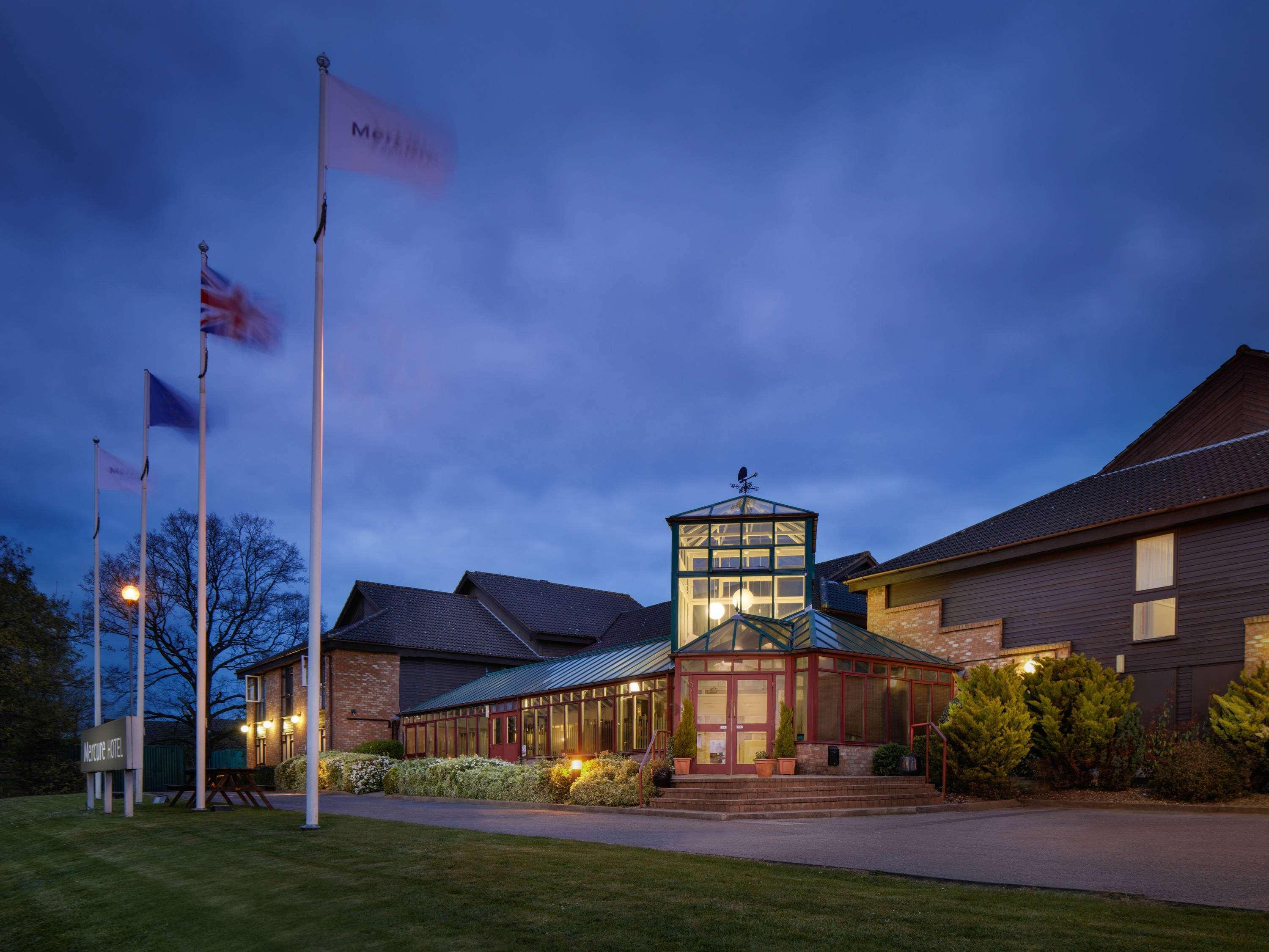 Mercure Hatfield Oak Hotel Esterno foto