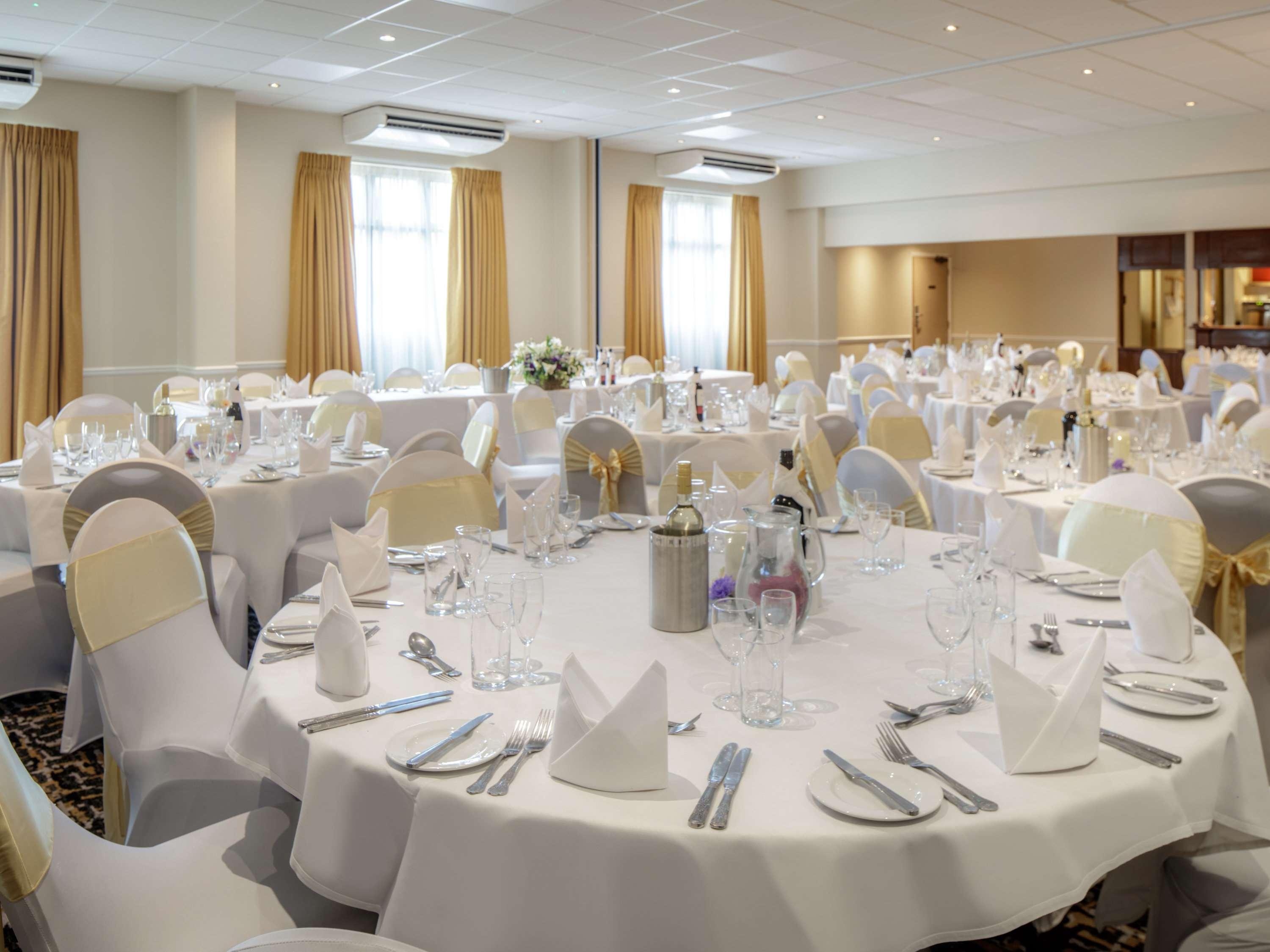 Mercure Hatfield Oak Hotel Esterno foto
