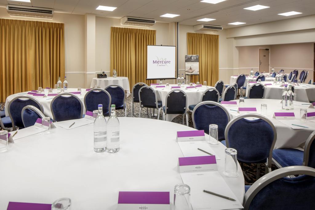 Mercure Hatfield Oak Hotel Esterno foto