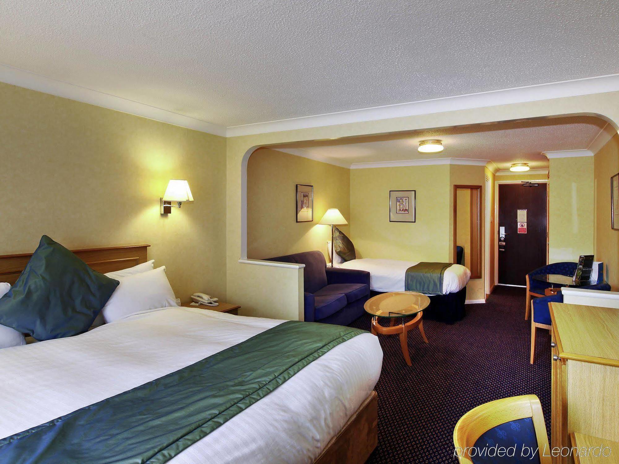 Mercure Hatfield Oak Hotel Esterno foto