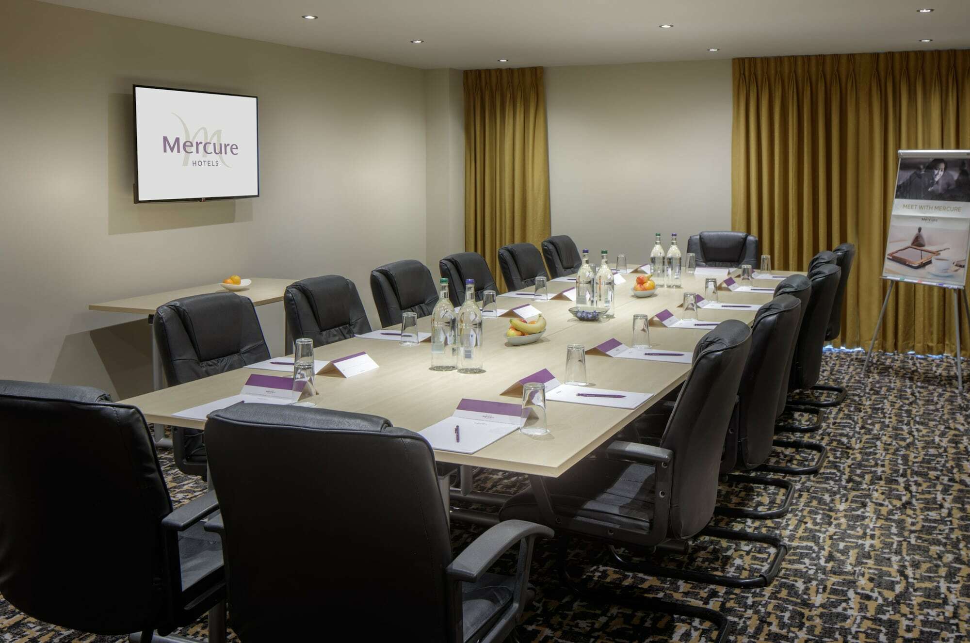 Mercure Hatfield Oak Hotel Esterno foto
